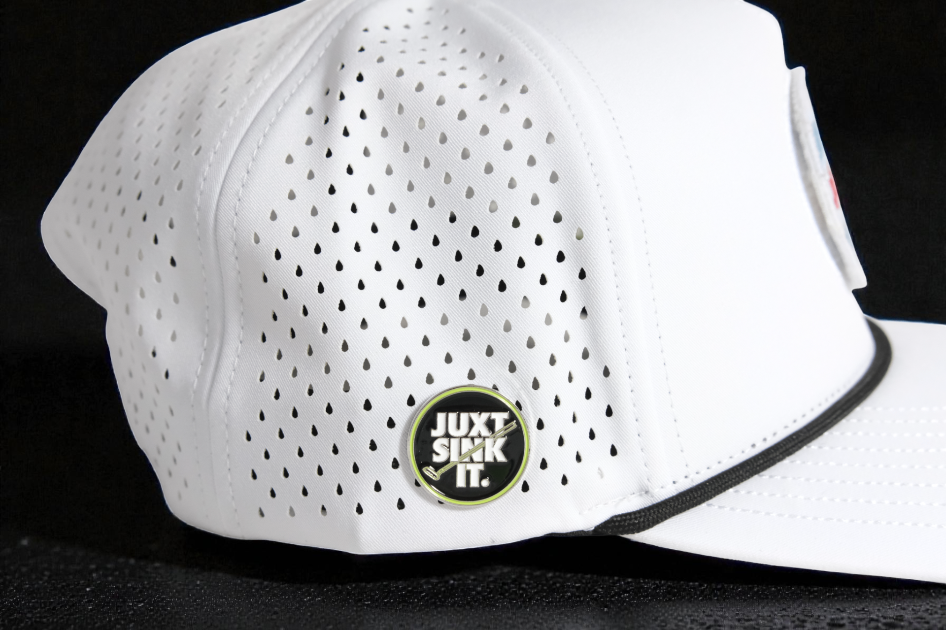 White hat with magnetic ball marker